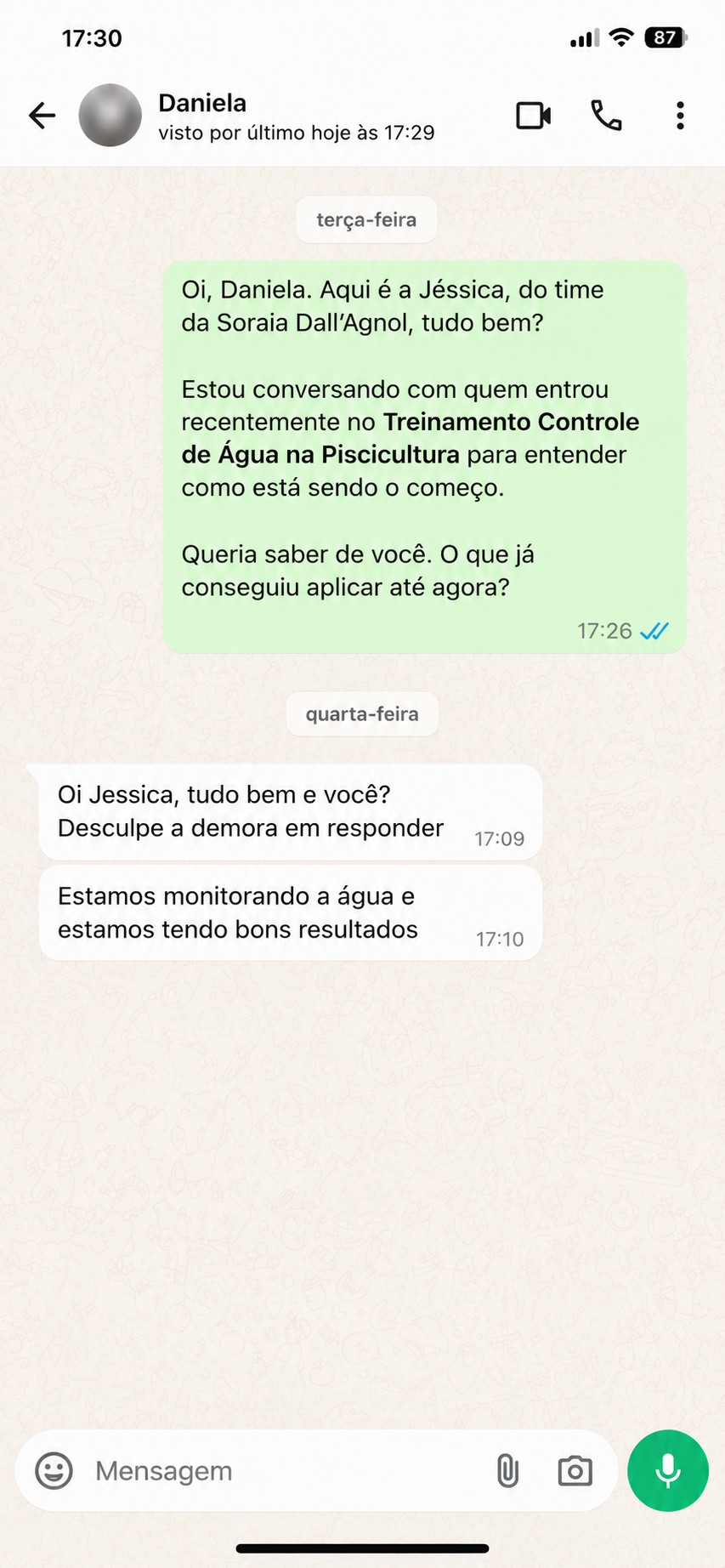 Conversa de WhatsApp com a aluna Daniela sobre monitoramento da água